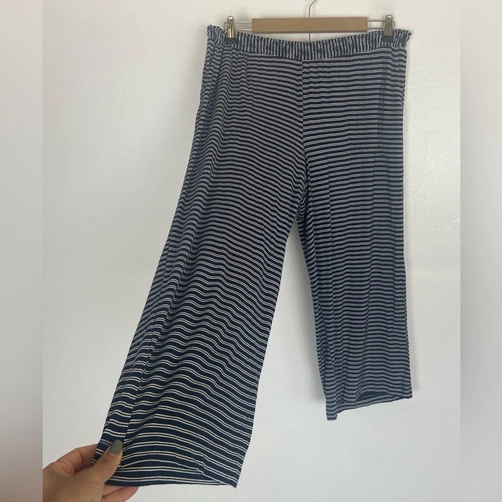 Soma Women's Pull On Lounge Pajama Pants Sz‎ M Stripes Blue & White Side Pockets